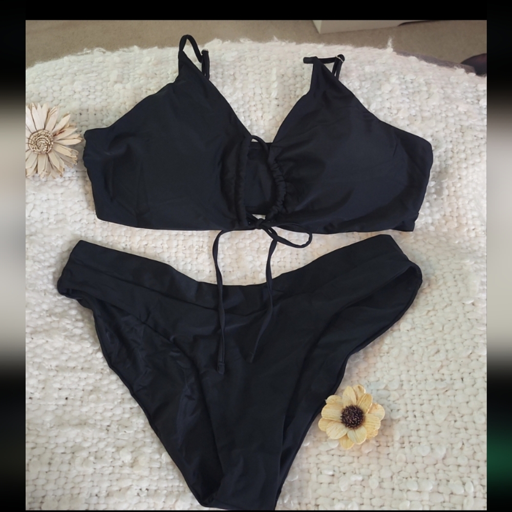🕶 SUMMER SALE 🕶Elegant Black Bikini Set New Never Worn - Picture 4 of 6